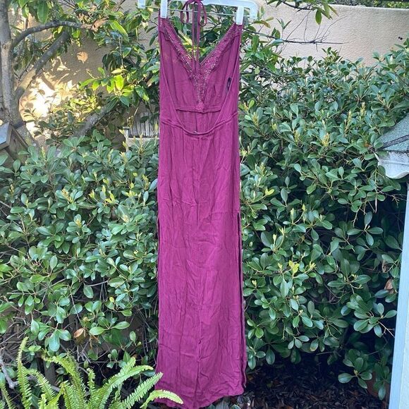 Forever 21 Women's Cranberry Halter Open Back Empire Waist Maxi Dress Small VGUC - Picture 2 of 4